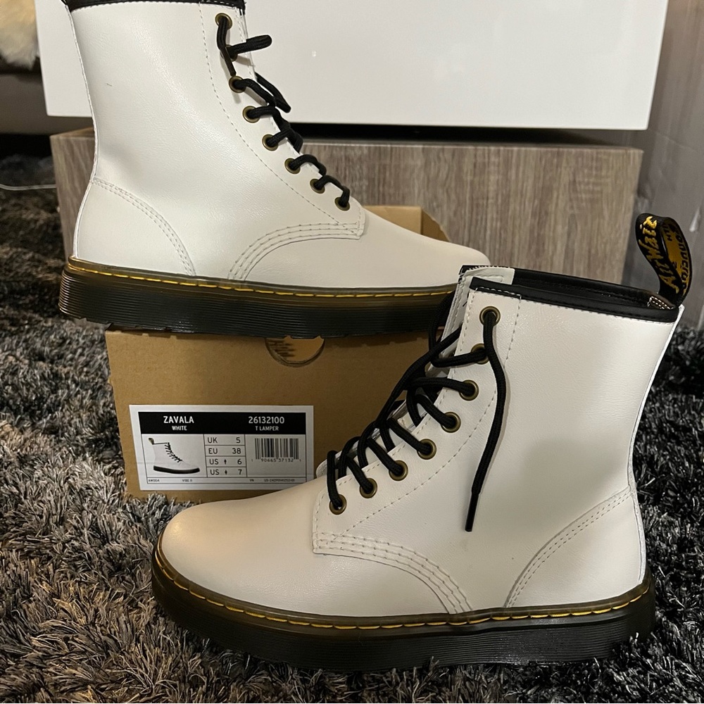 Dr. Martens Zavala White US Men 6 US Women 7